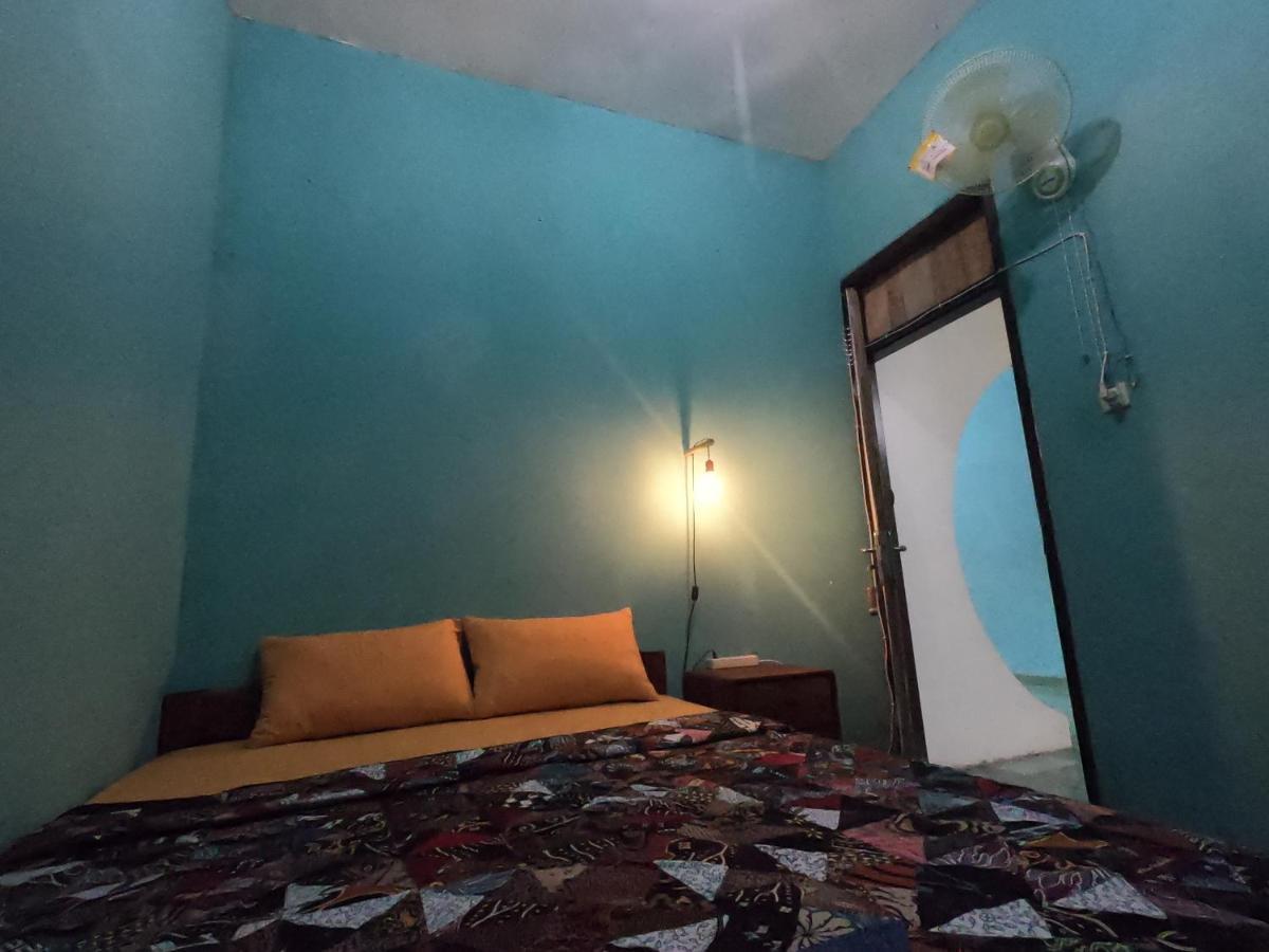 Owl Hostel كاريمونجاوا المظهر الخارجي الصورة