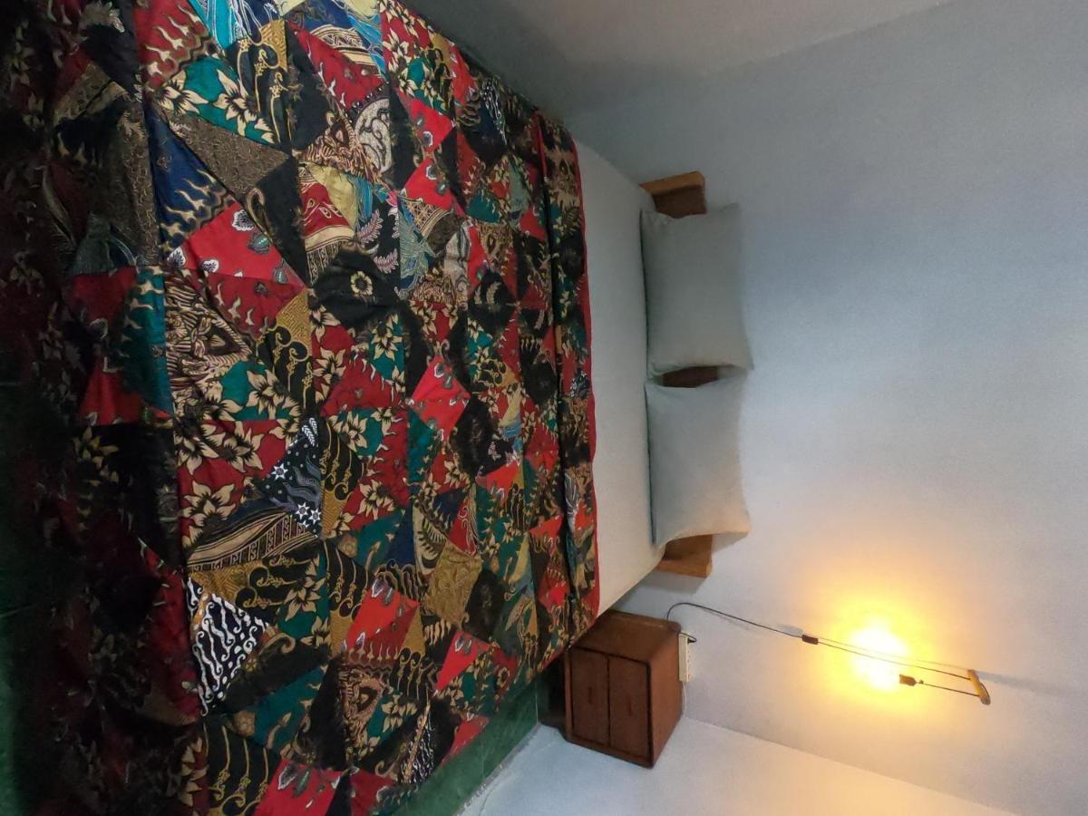 Owl Hostel كاريمونجاوا المظهر الخارجي الصورة