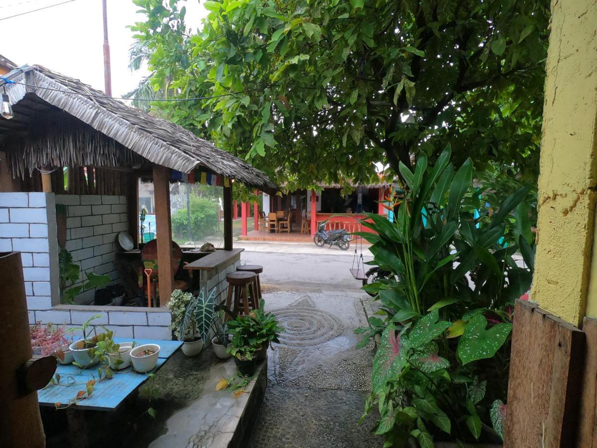 Owl Hostel كاريمونجاوا المظهر الخارجي الصورة