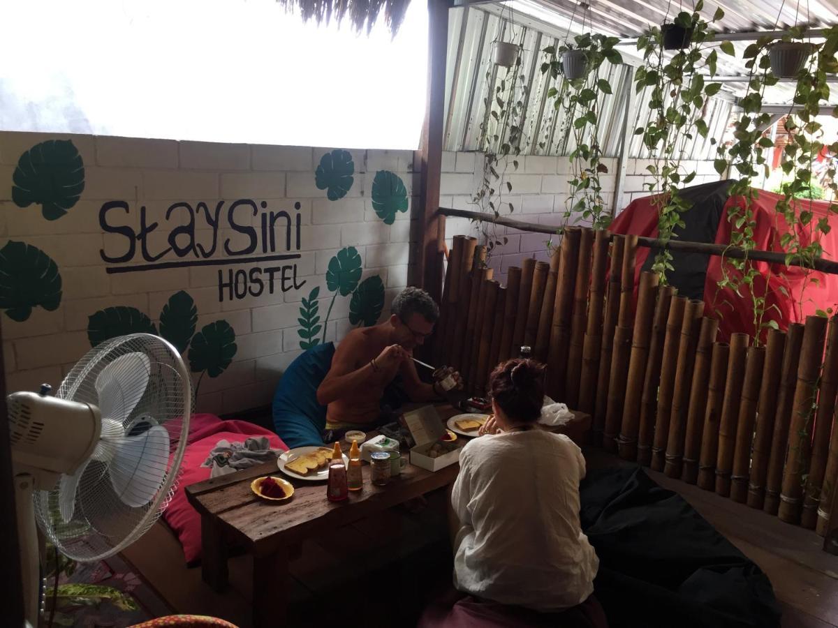 Owl Hostel كاريمونجاوا المظهر الخارجي الصورة