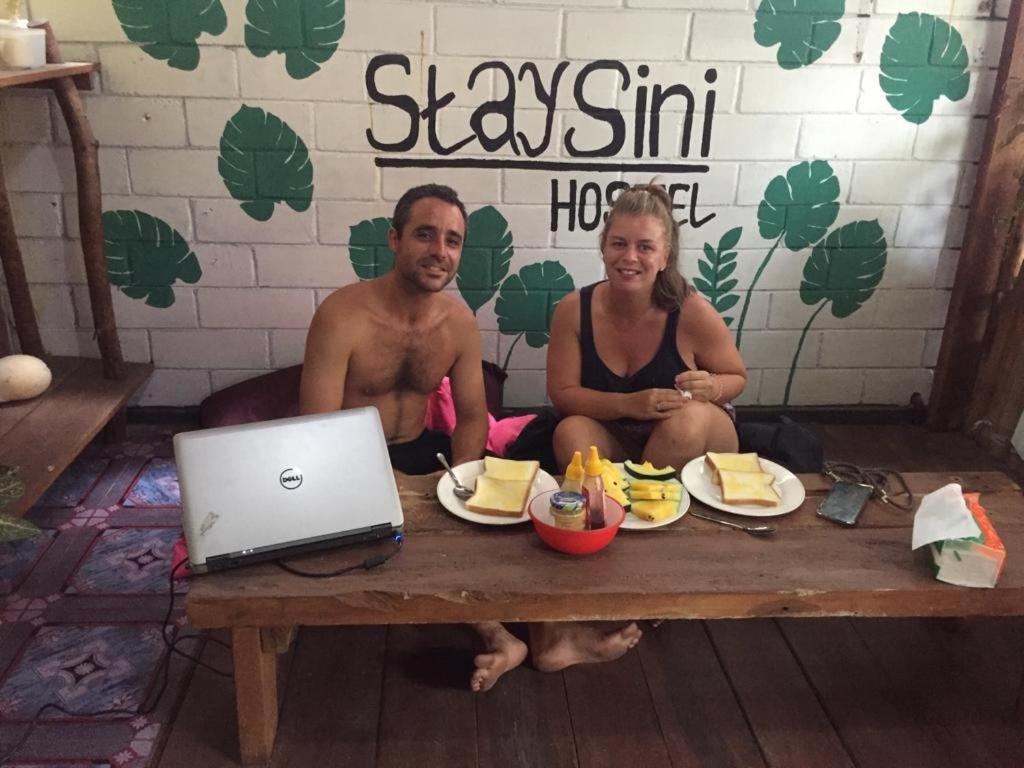 Owl Hostel كاريمونجاوا المظهر الخارجي الصورة