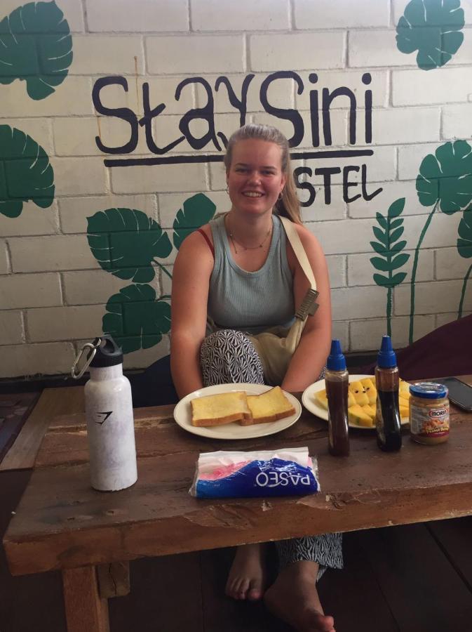 Owl Hostel كاريمونجاوا المظهر الخارجي الصورة